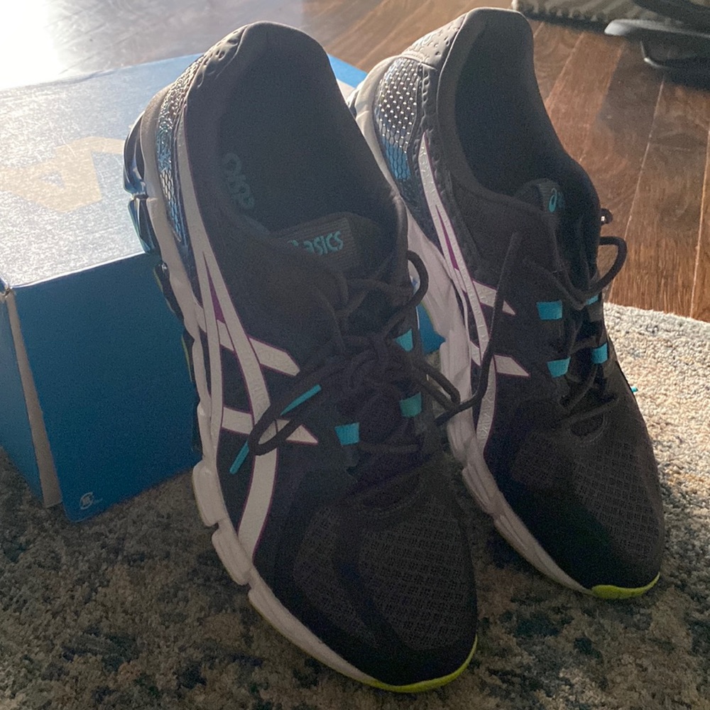 Women’s Asics size 10.5